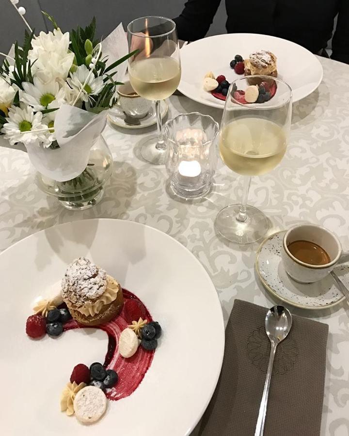Bialy Dom Henlex Hotel Restauracja Πόζναν Εξωτερικό φωτογραφία