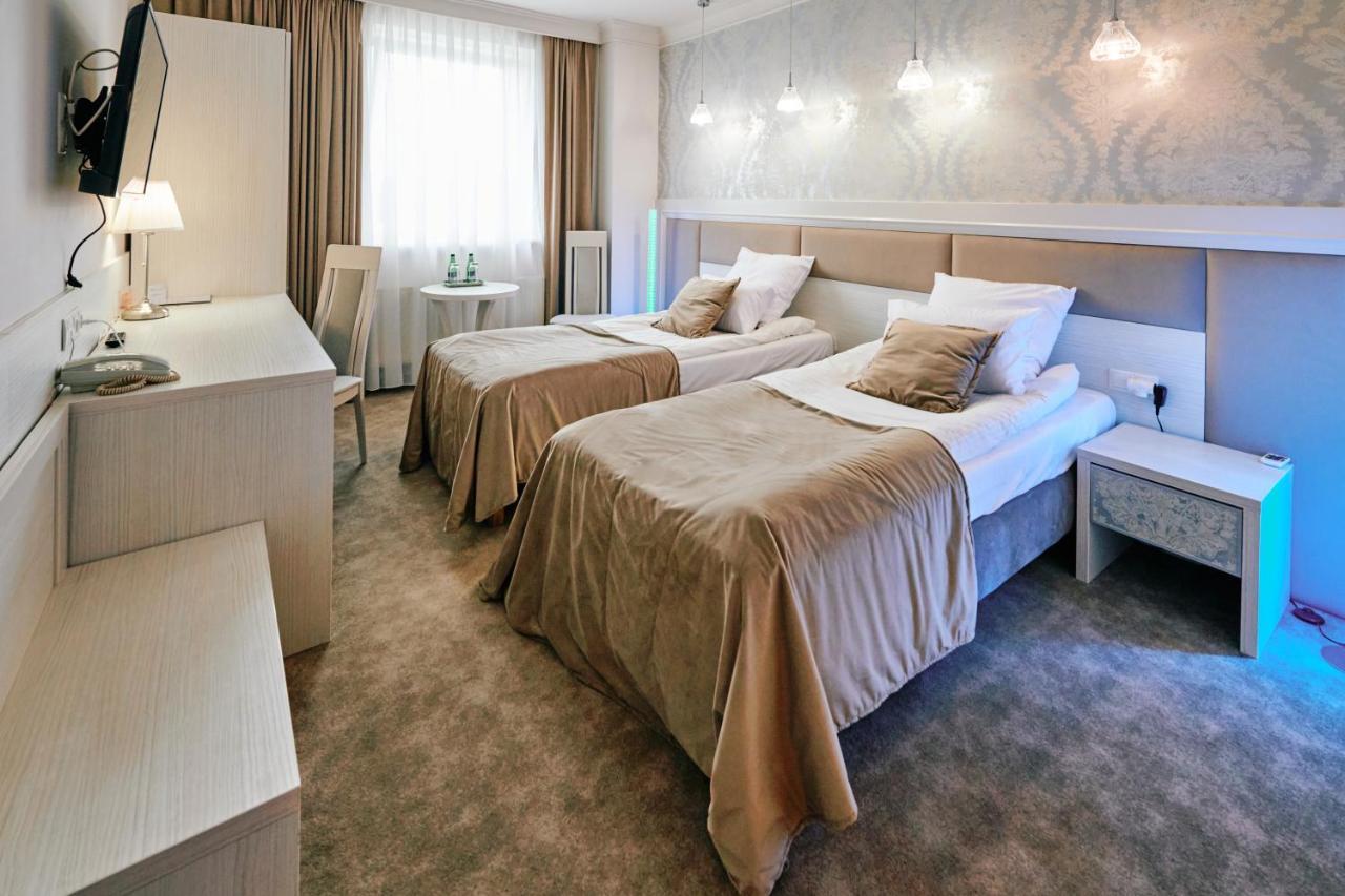 Bialy Dom Henlex Hotel Restauracja Πόζναν Εξωτερικό φωτογραφία