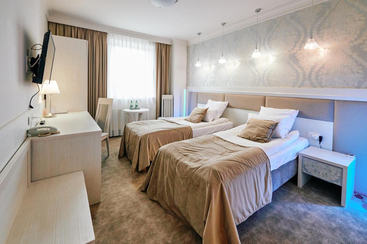 Bialy Dom Henlex Hotel Restauracja Πόζναν Εξωτερικό φωτογραφία