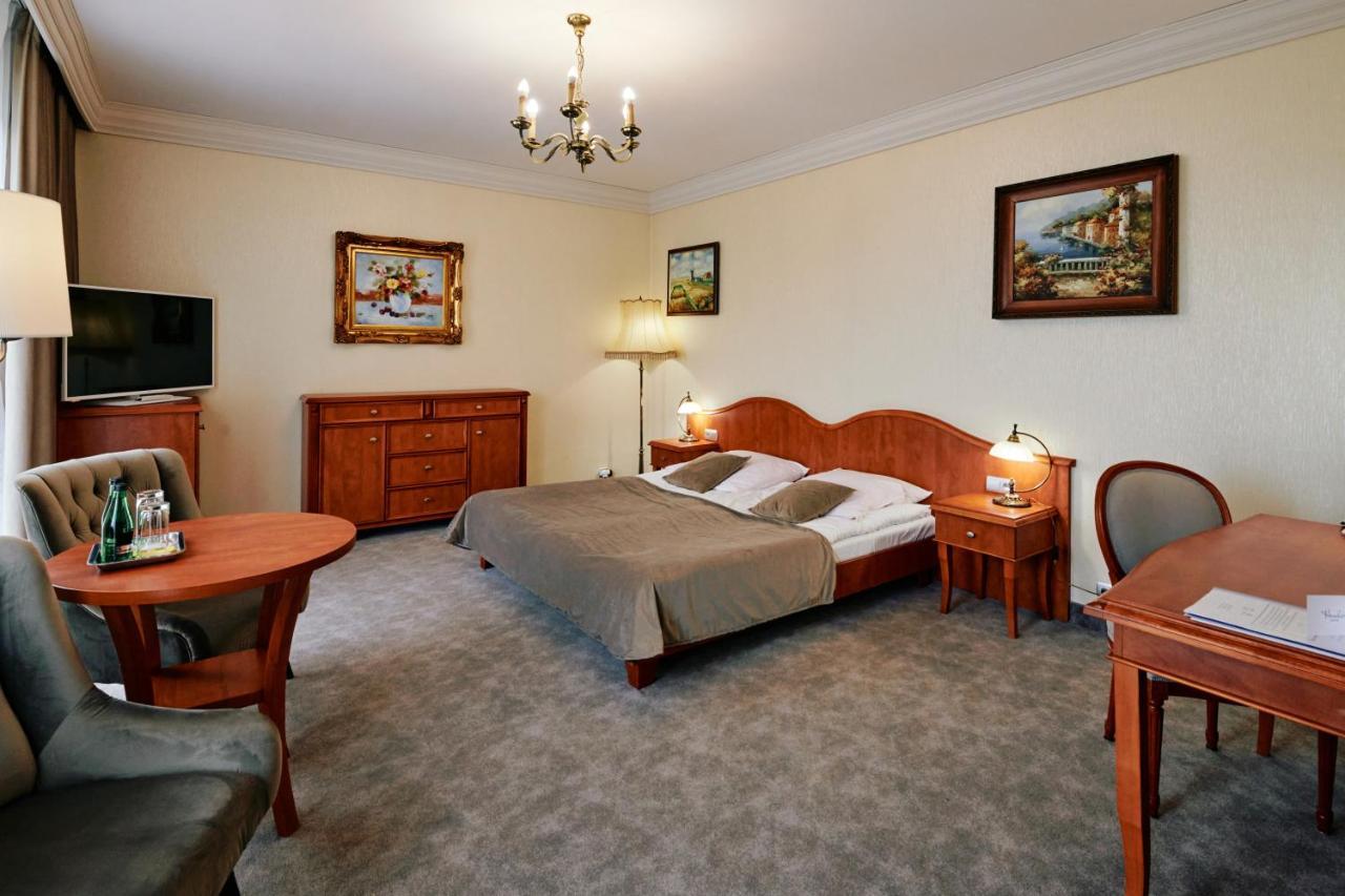 Bialy Dom Henlex Hotel Restauracja Πόζναν Εξωτερικό φωτογραφία
