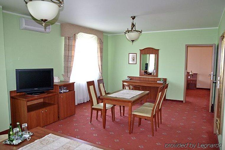 Bialy Dom Henlex Hotel Restauracja Πόζναν Δωμάτιο φωτογραφία