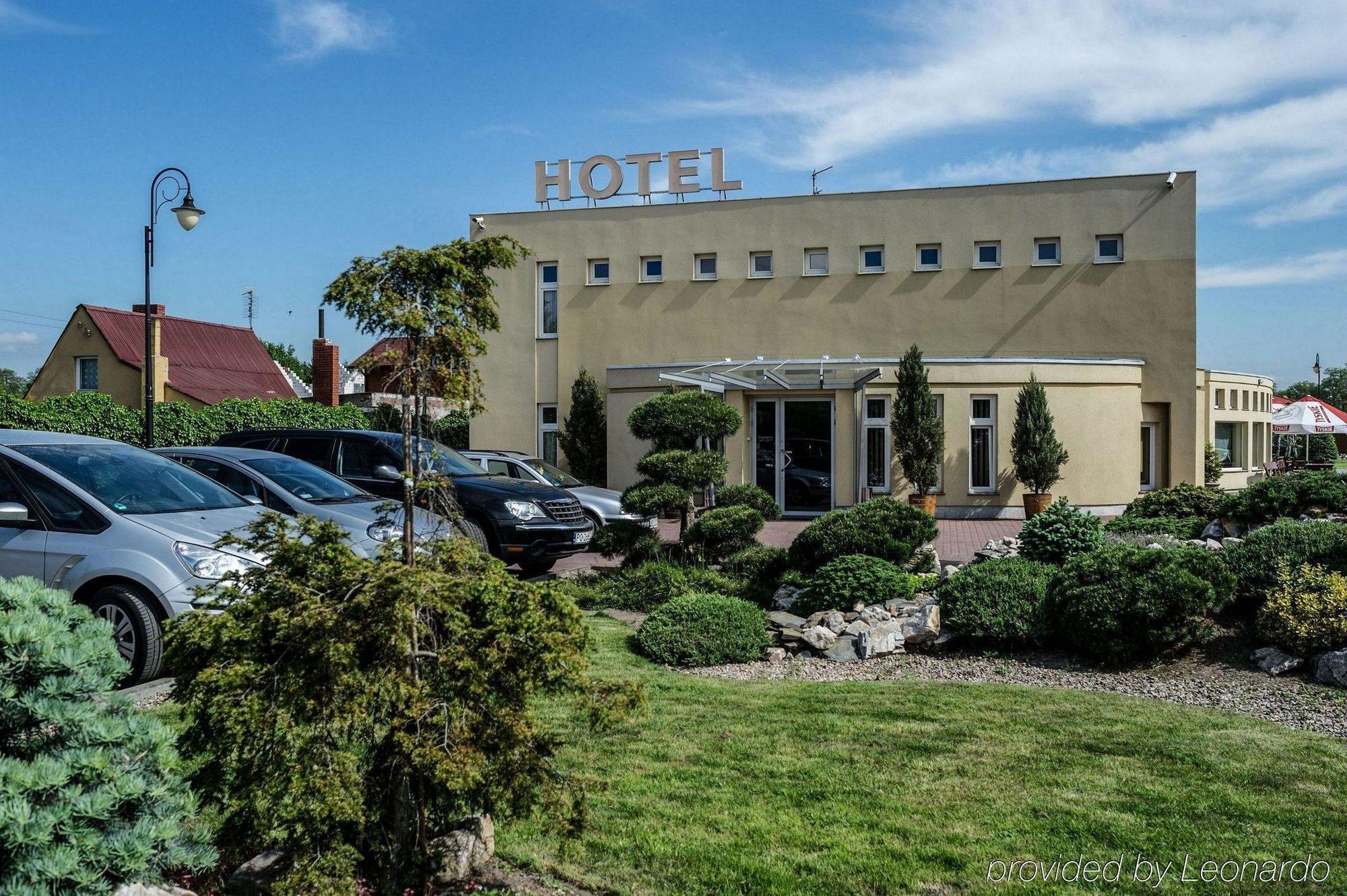 Bialy Dom Henlex Hotel Restauracja Πόζναν Εξωτερικό φωτογραφία